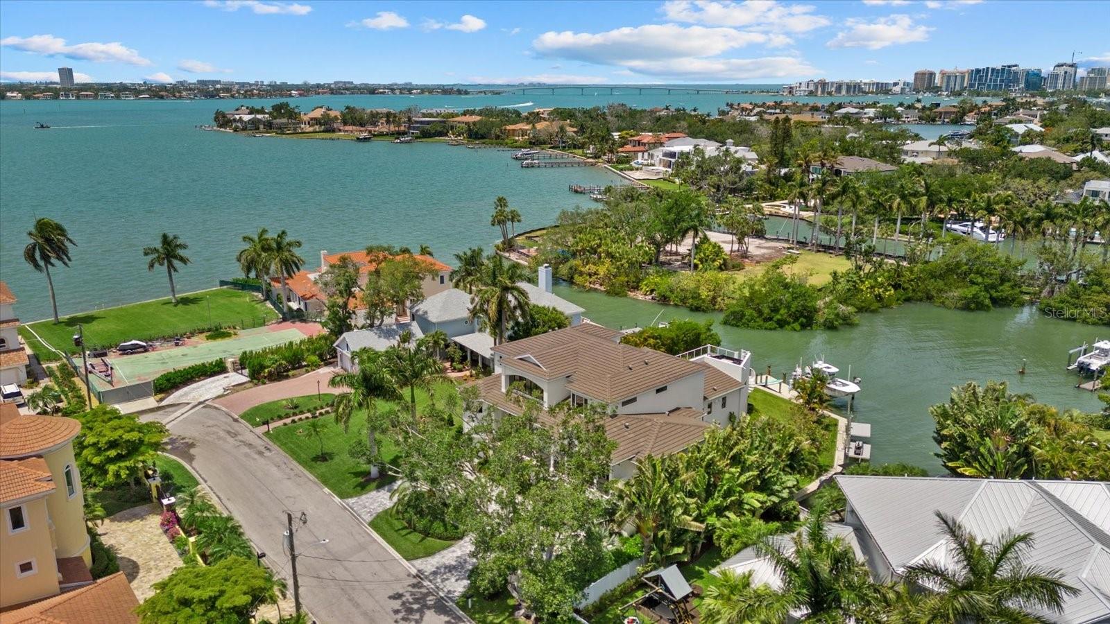 PARADISE SHORES - Residential