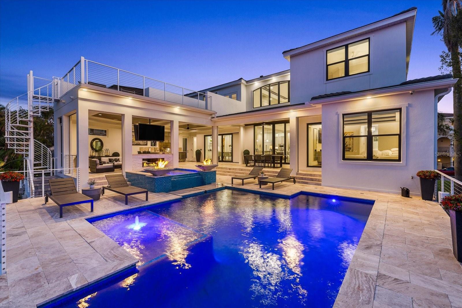 PARADISE SHORES - Residential