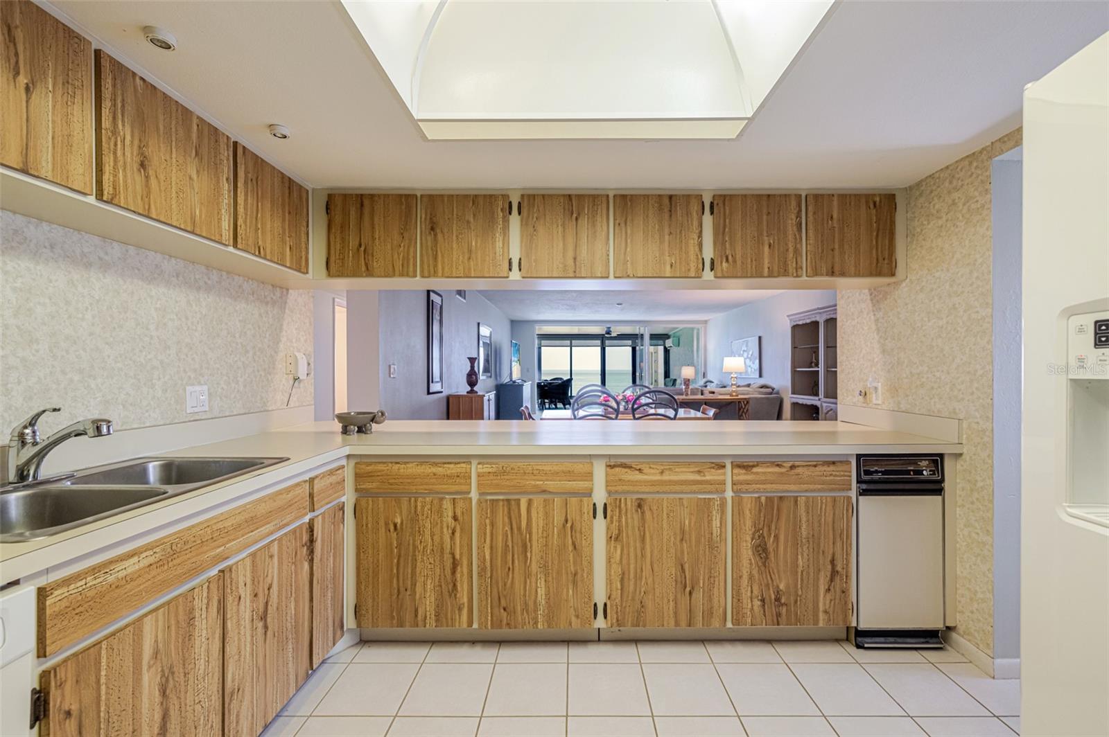 MARINA SOUTH SHORE CONDO - Residential