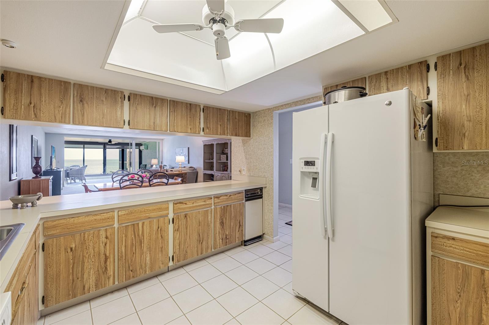 MARINA SOUTH SHORE CONDO - Residential