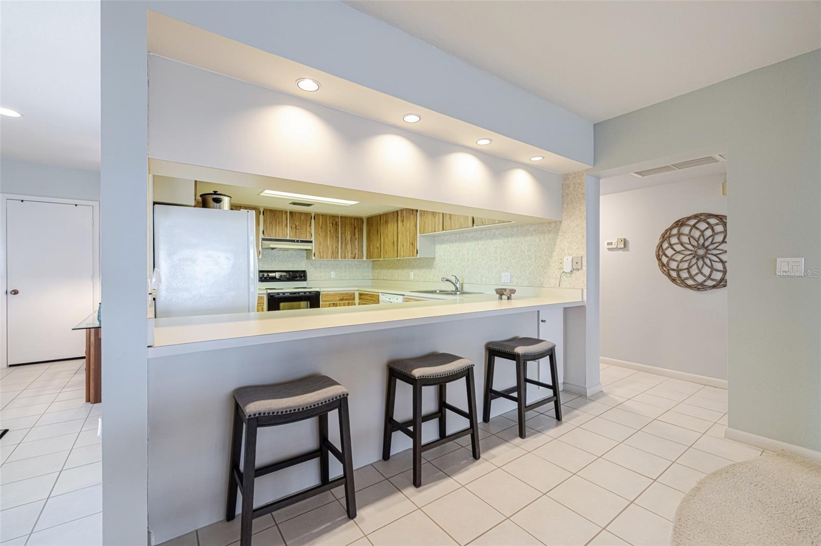 MARINA SOUTH SHORE CONDO - Residential