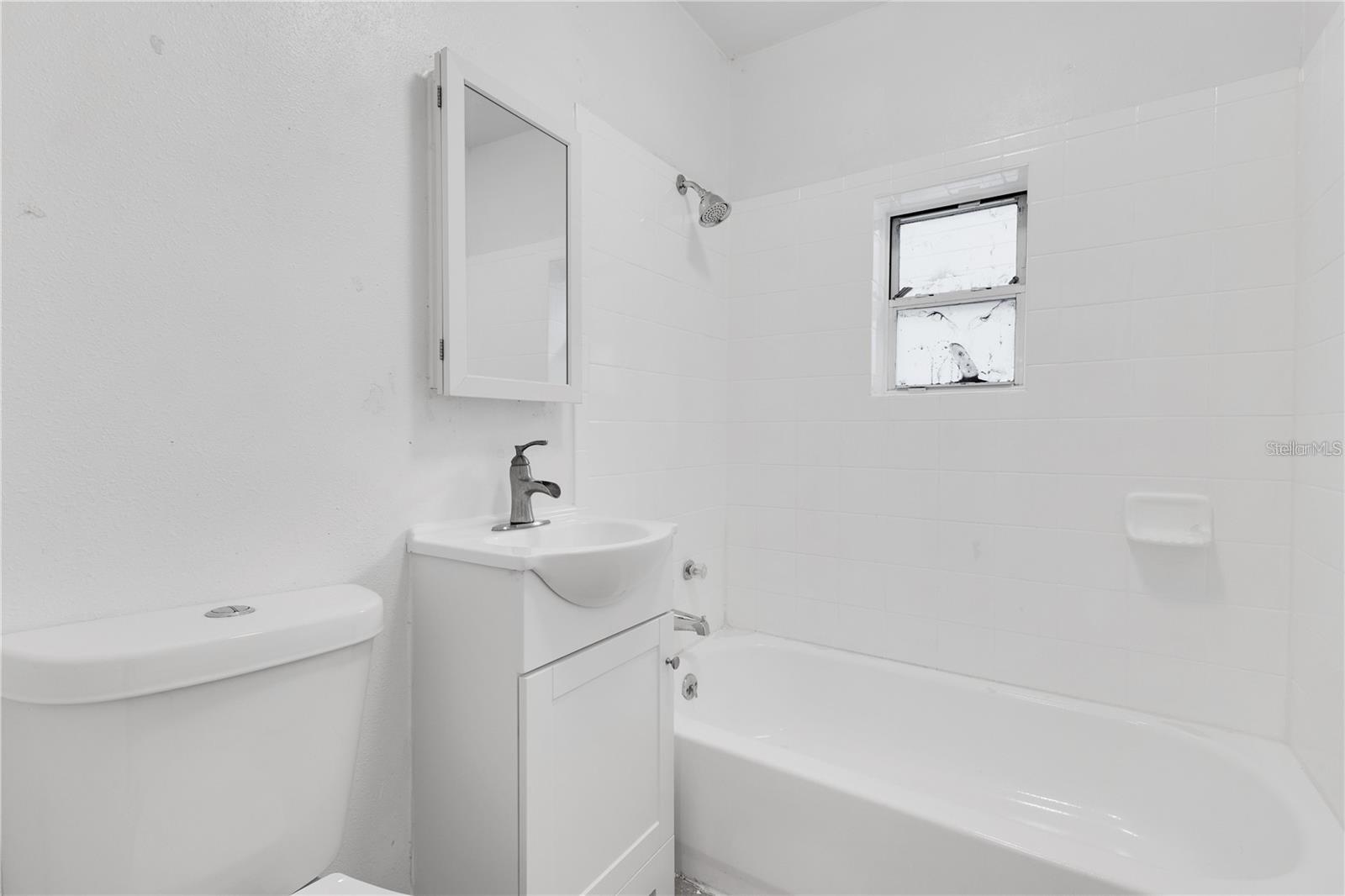 WEST ORLANDO SUB - Residential Lease