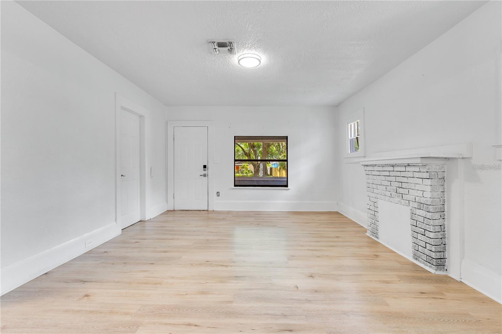 WEST ORLANDO SUB - Residential Lease