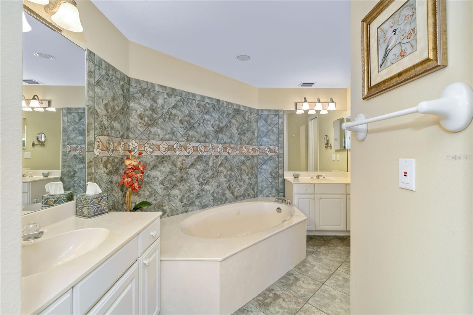 DOLPHIN BAY-SIESTA KEY SEC A - Residential