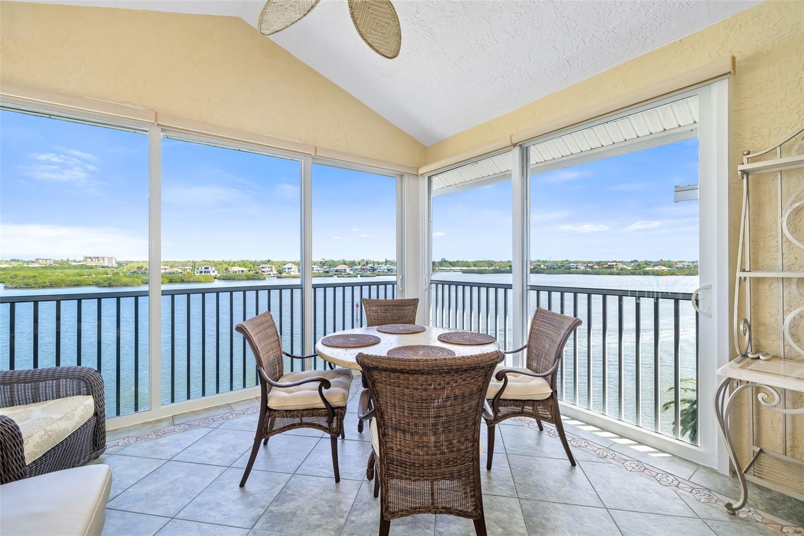 DOLPHIN BAY-SIESTA KEY SEC A - Residential