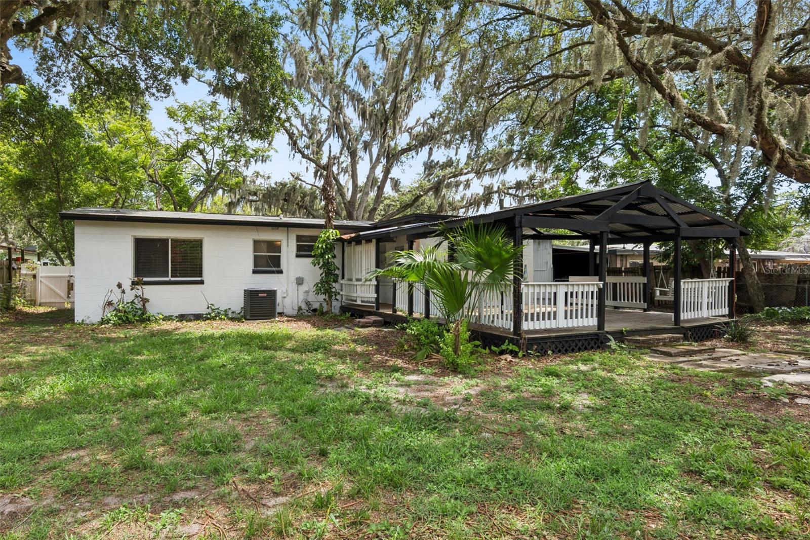 QUEEN ACRES - Residential
