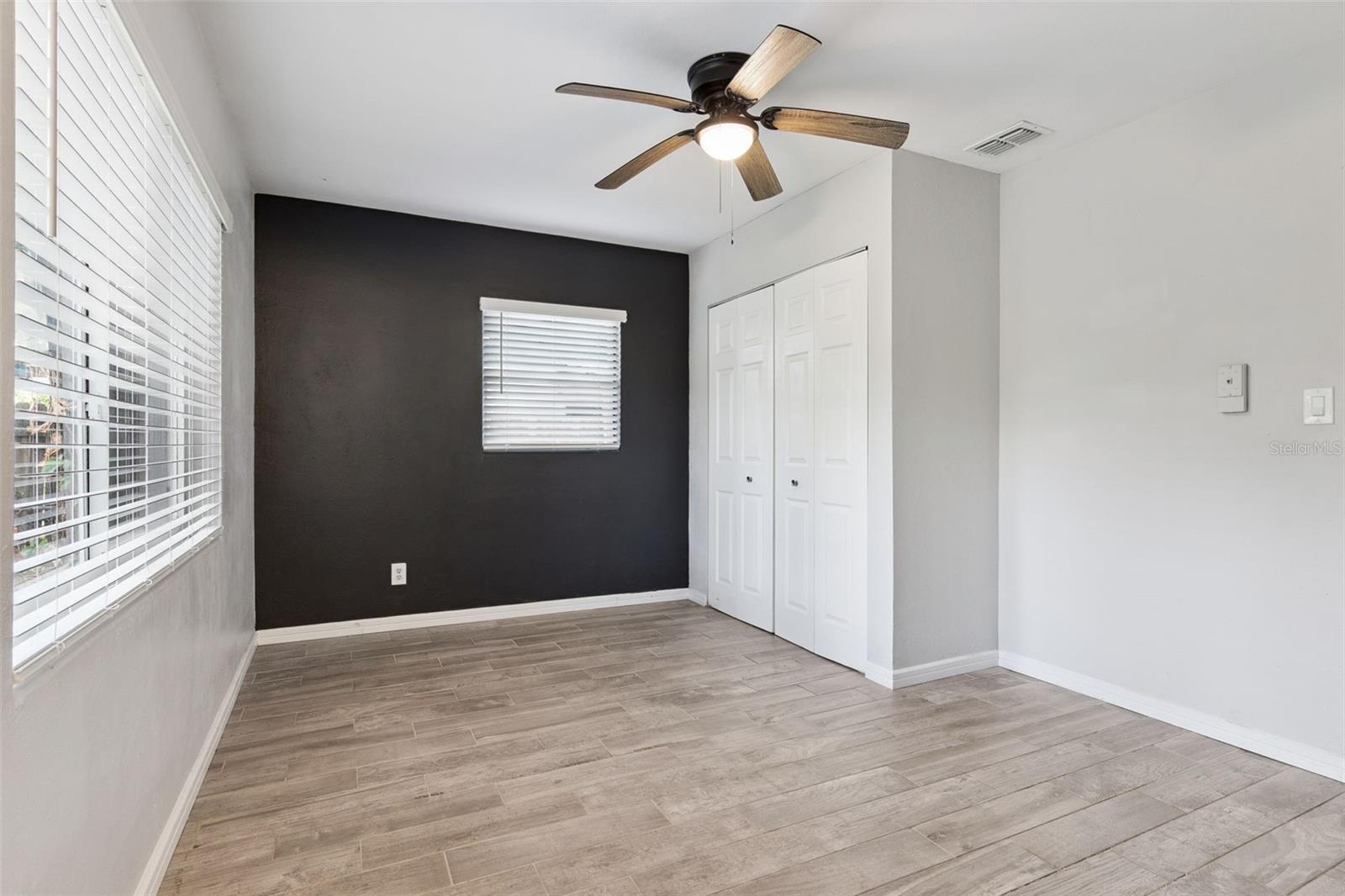 QUEEN ACRES - Residential