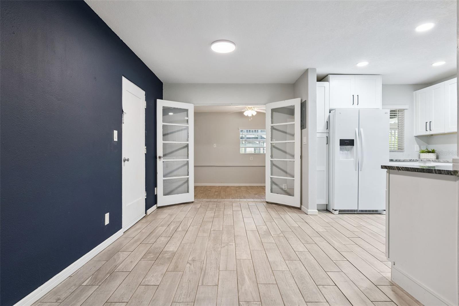 QUEEN ACRES - Residential