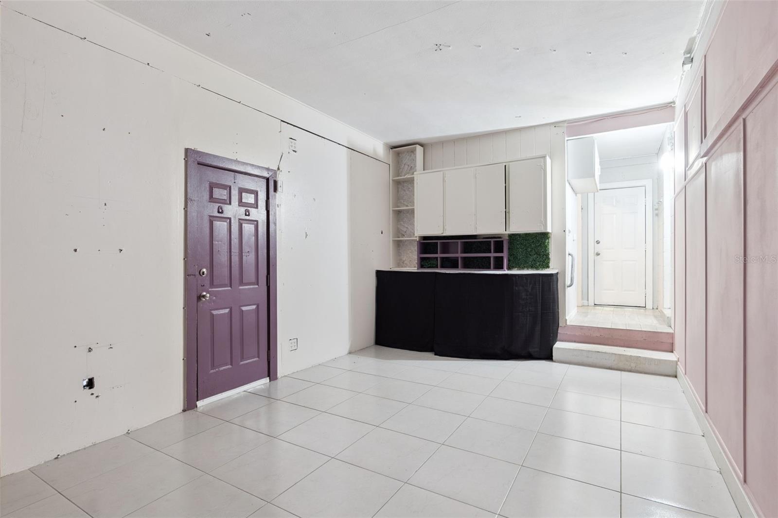 QUEEN ACRES - Residential