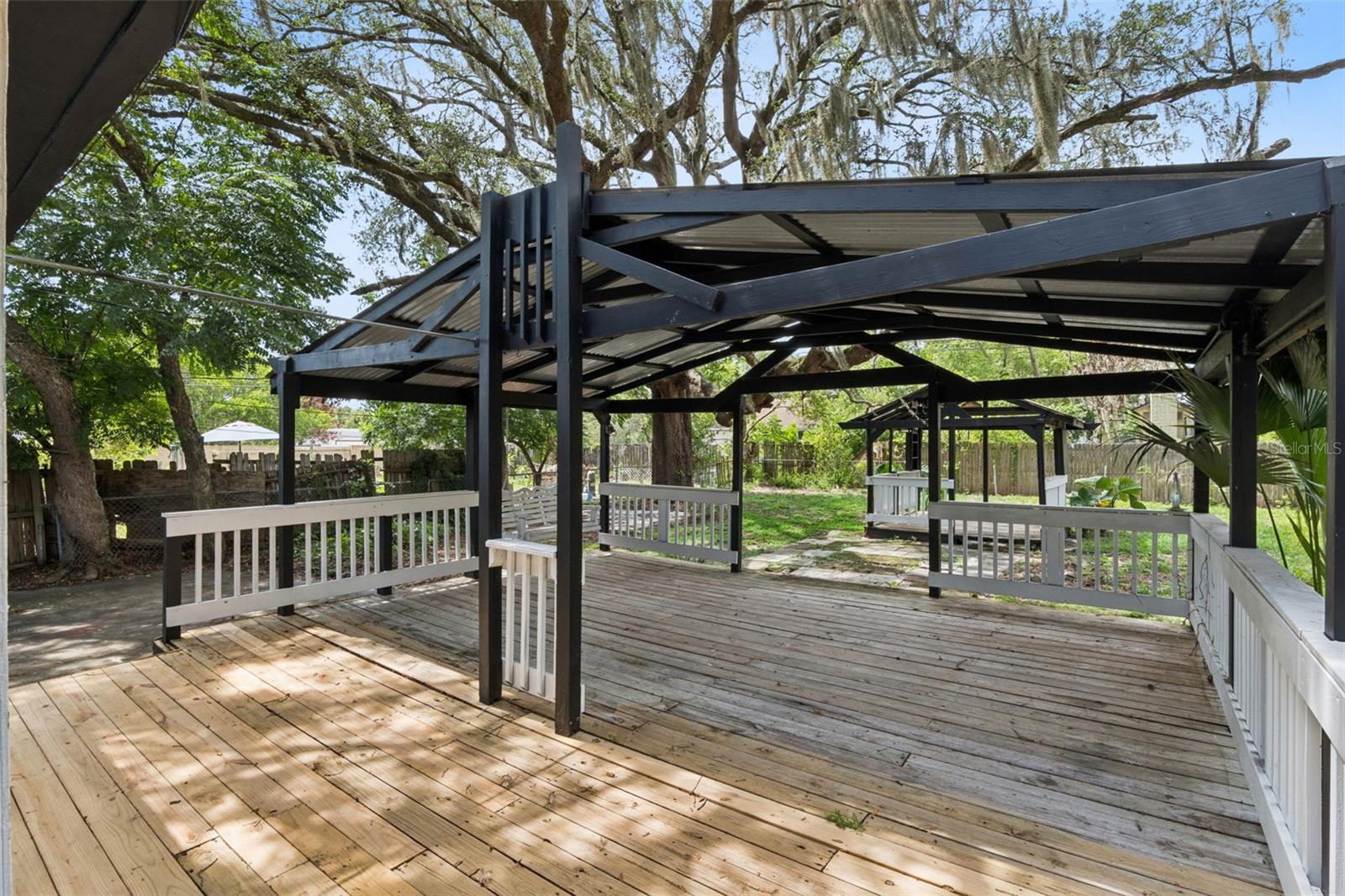 QUEEN ACRES - Residential