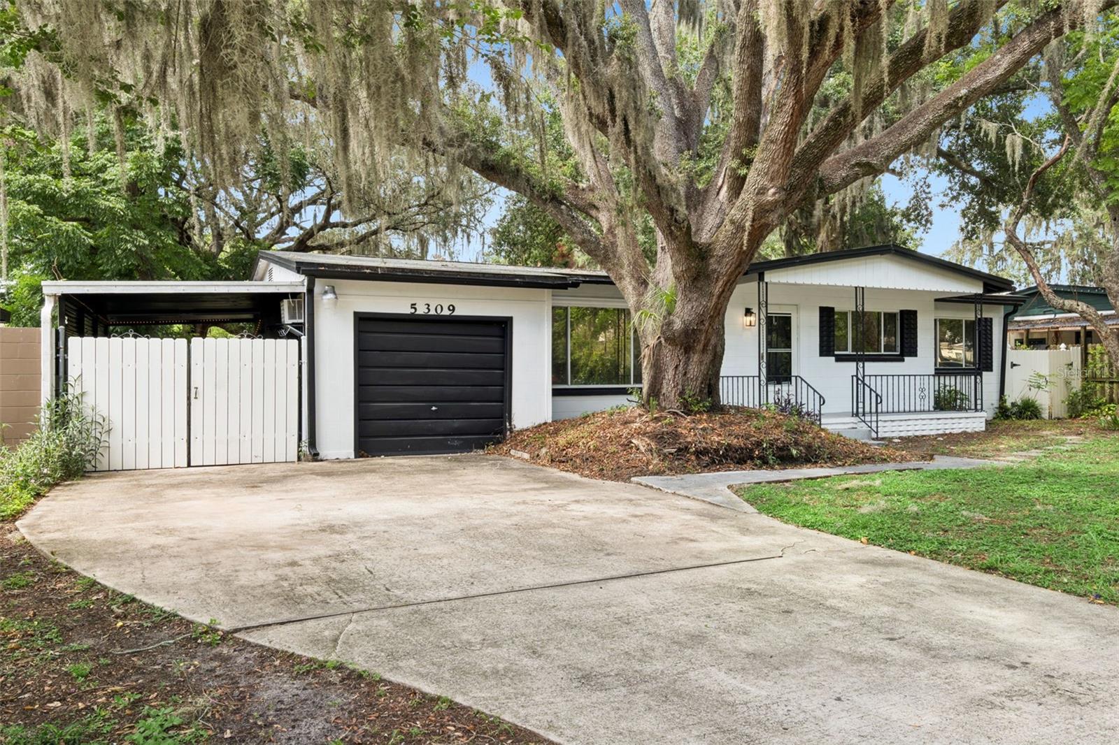 QUEEN ACRES - Residential