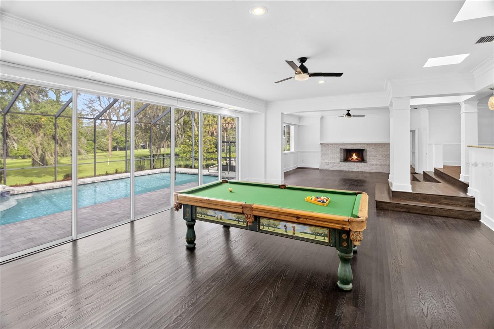 COUNTRY CLUB ESTATE MCINTOSH GRT - Residential