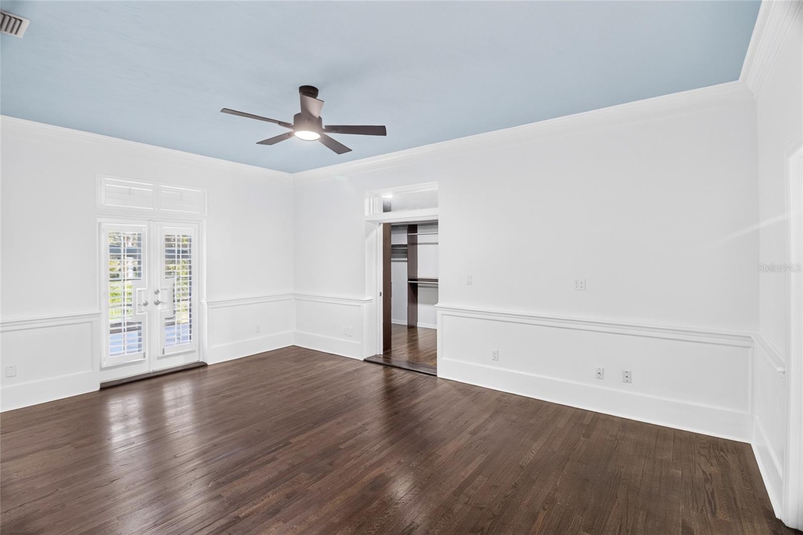 COUNTRY CLUB ESTATE MCINTOSH GRT - Residential