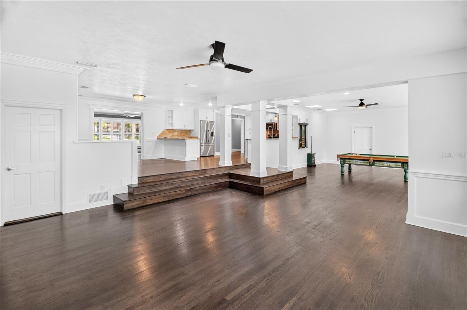 COUNTRY CLUB ESTATE MCINTOSH GRT - Residential