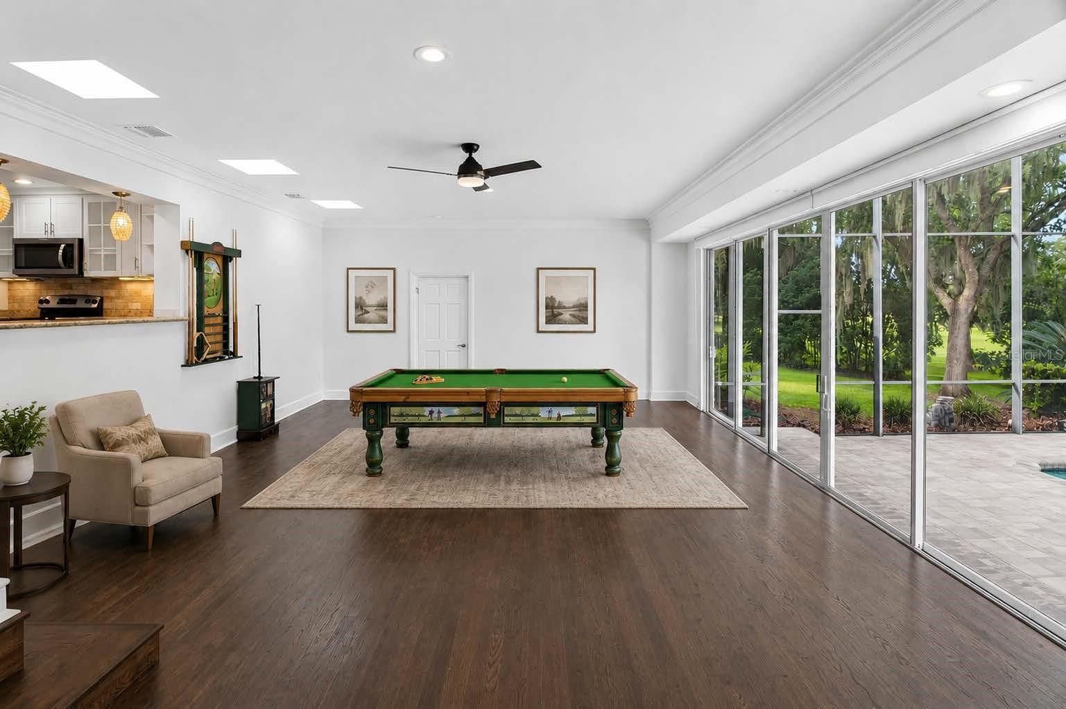 COUNTRY CLUB ESTATE MCINTOSH GRT - Residential