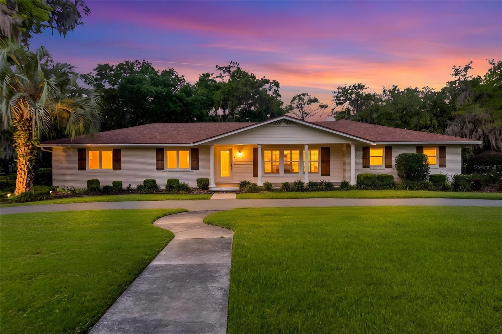 COUNTRY CLUB ESTATE MCINTOSH GRT - Residential