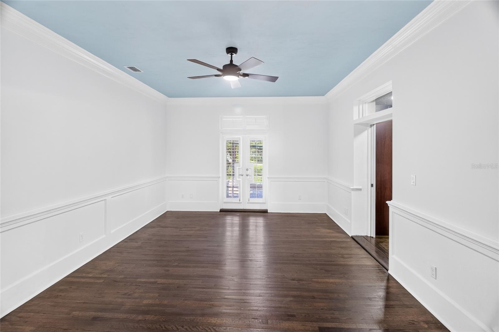 COUNTRY CLUB ESTATE MCINTOSH GRT - Residential