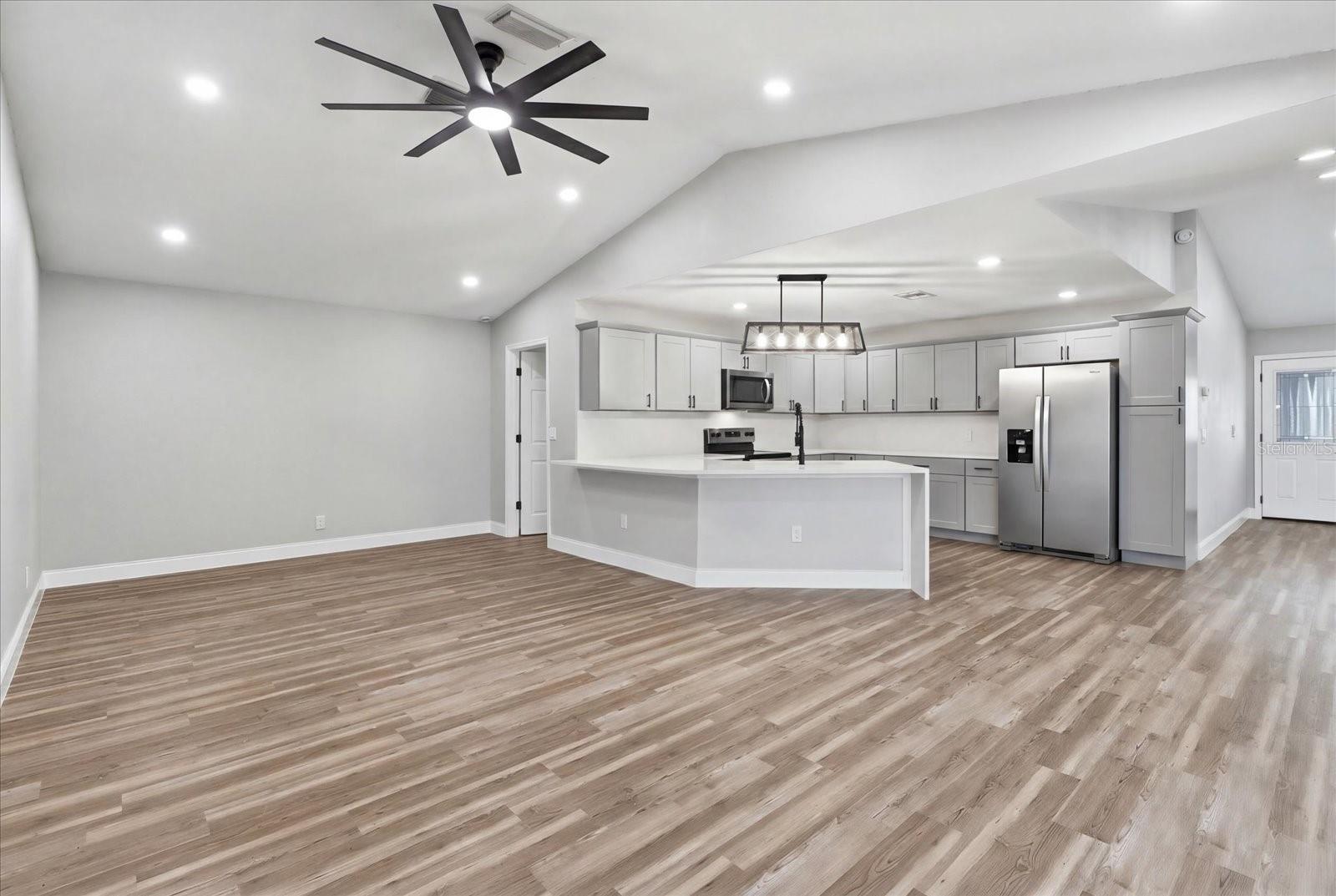 SPRING HILL - Residential
