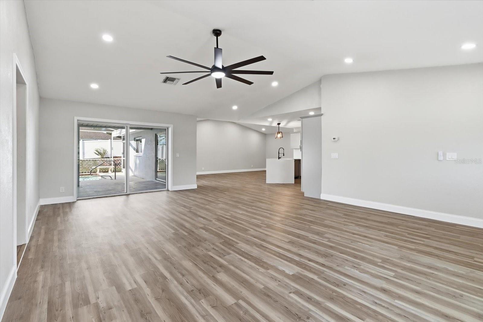 SPRING HILL - Residential