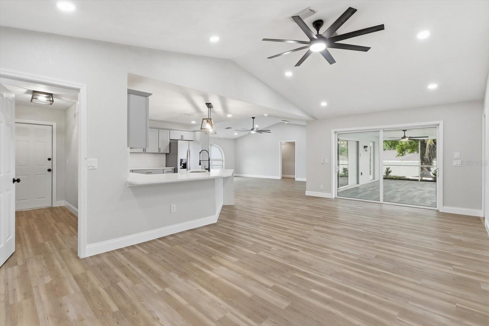 SPRING HILL - Residential