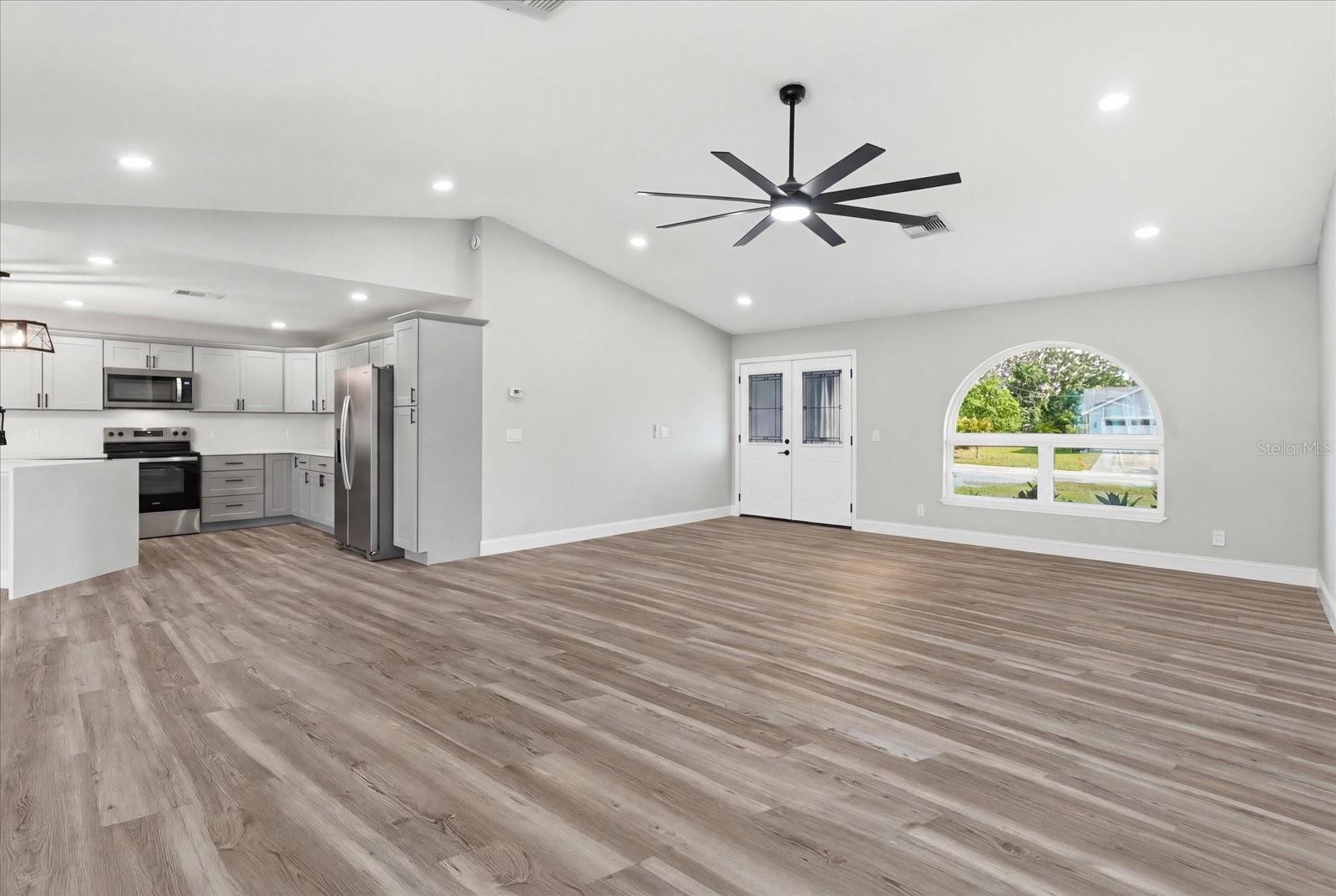 SPRING HILL - Residential