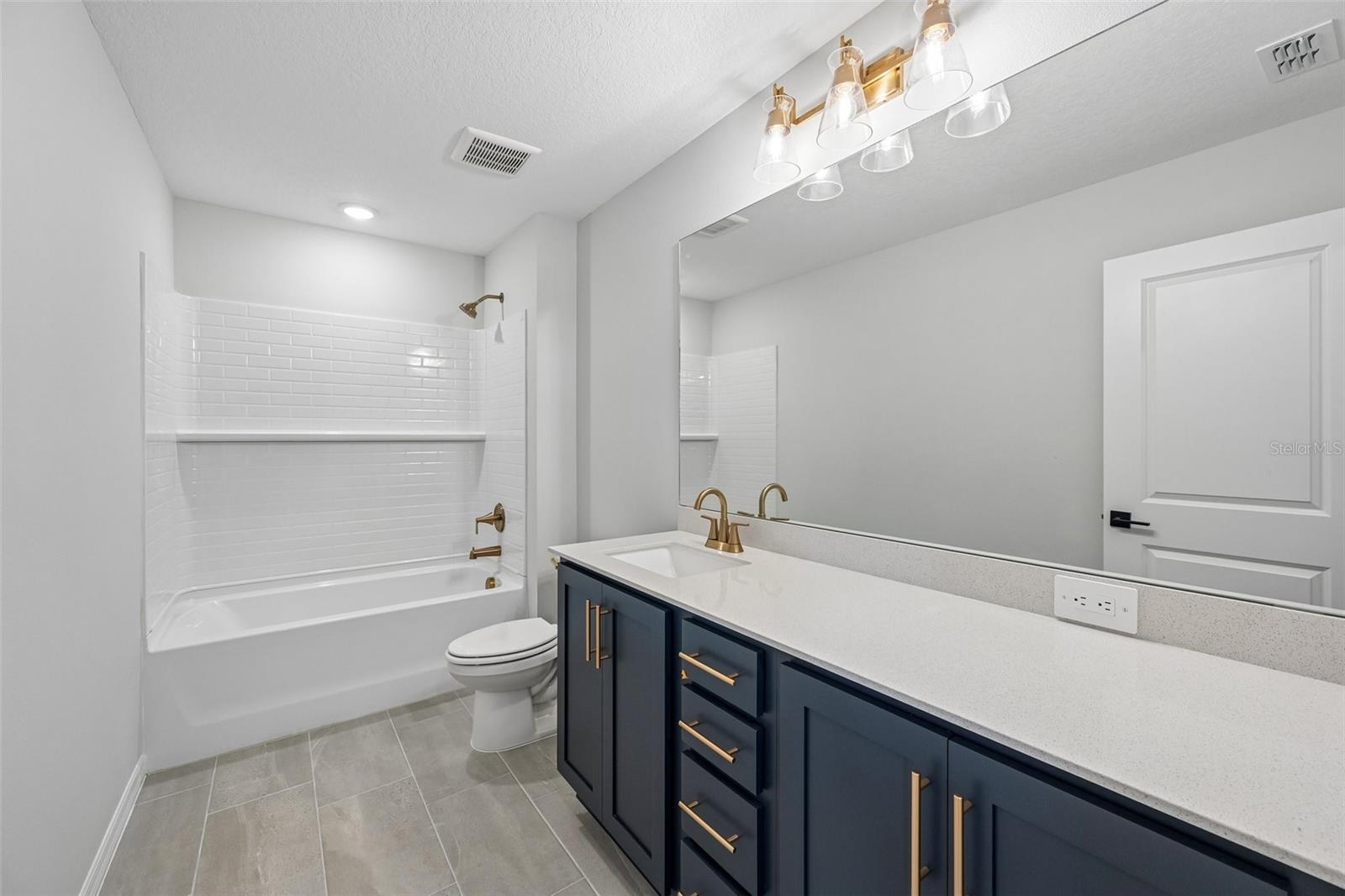 OAKFIELD TRAILS WEST - Residential