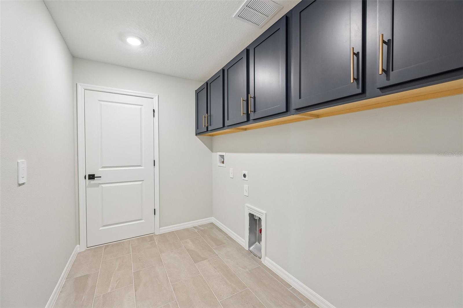 OAKFIELD TRAILS WEST - Residential