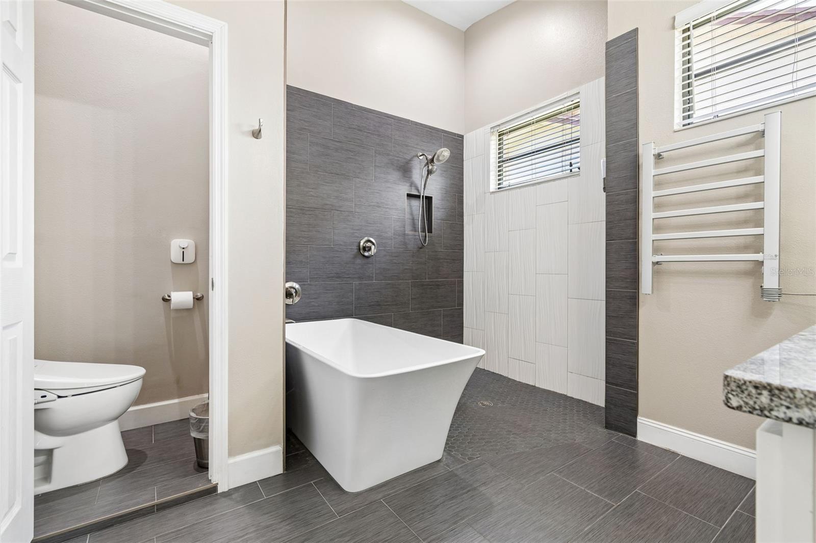 RACQUET CLUB VILLAS AMD - Residential