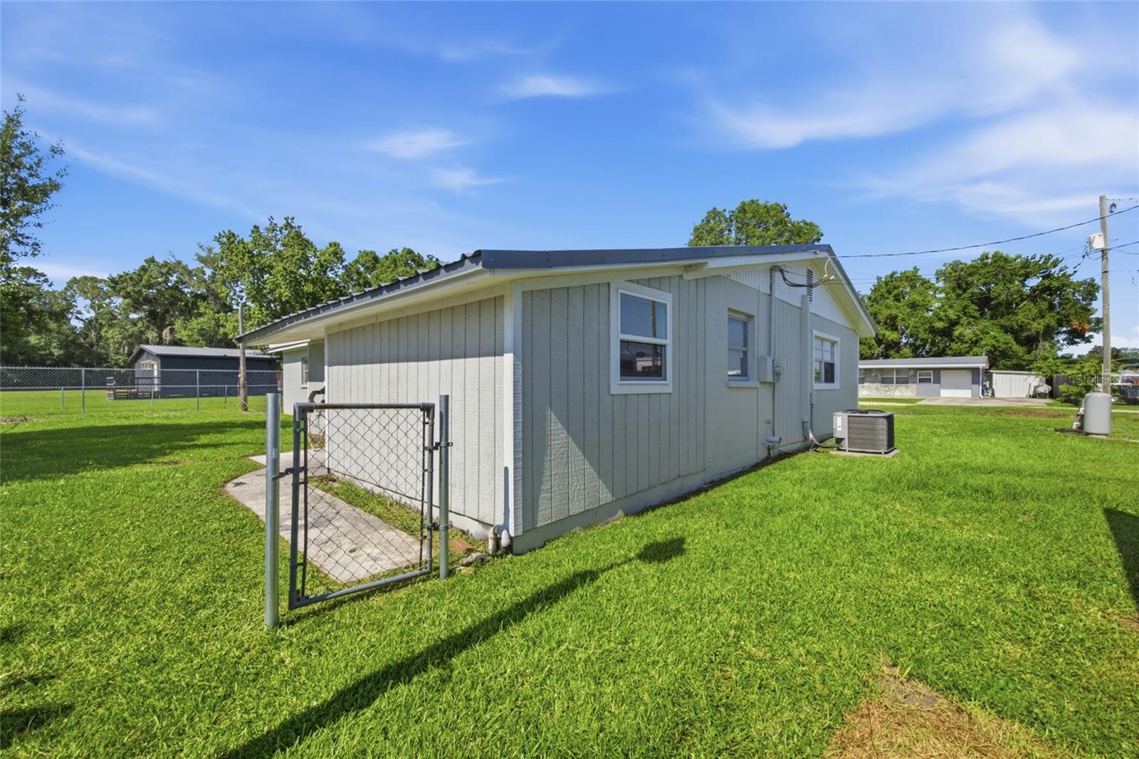THOMAS WAYNE SUB - Residential