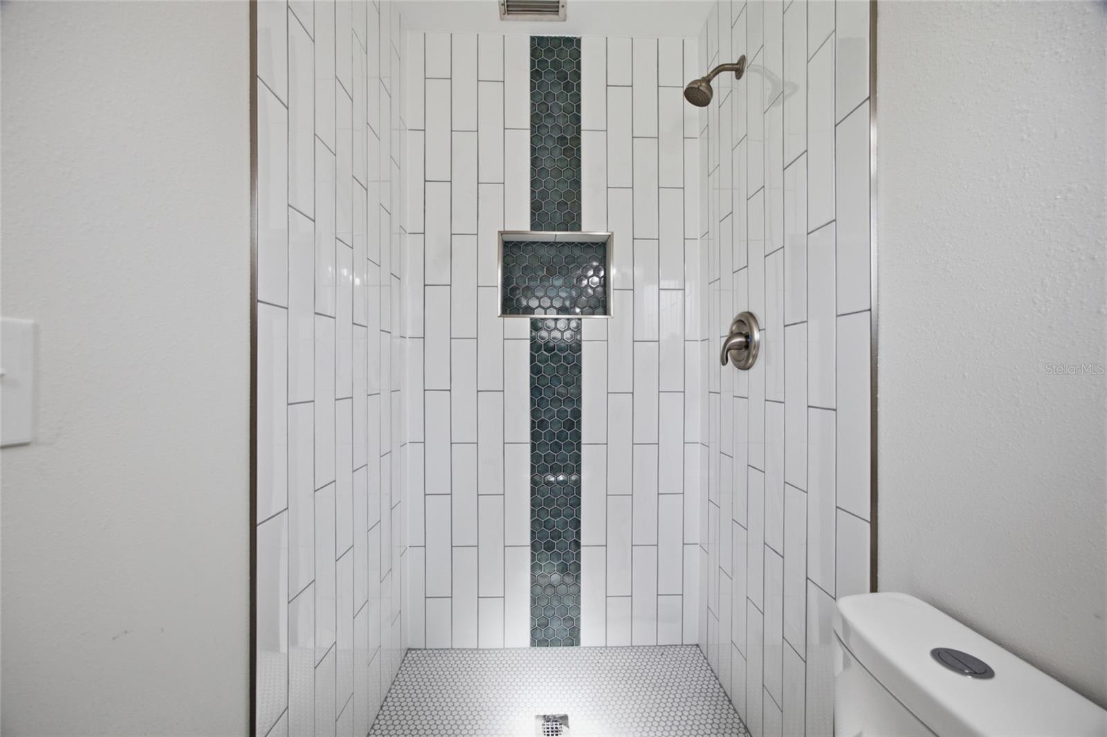 THOMAS WAYNE SUB - Residential