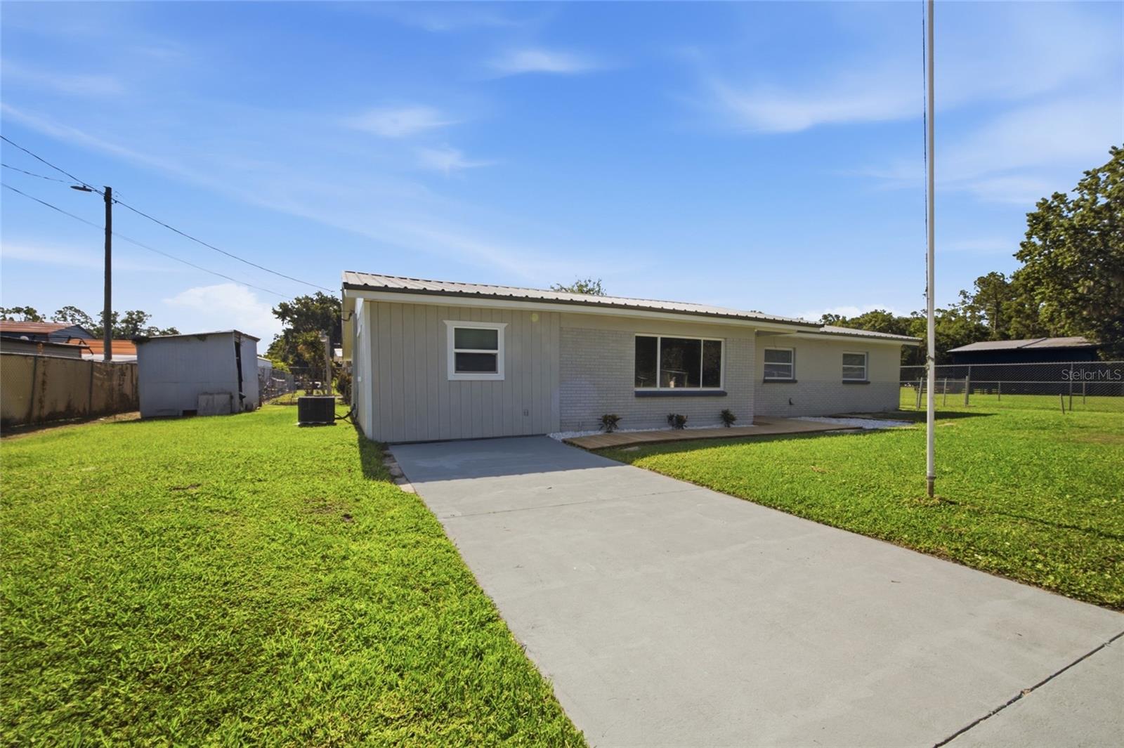 THOMAS WAYNE SUB - Residential