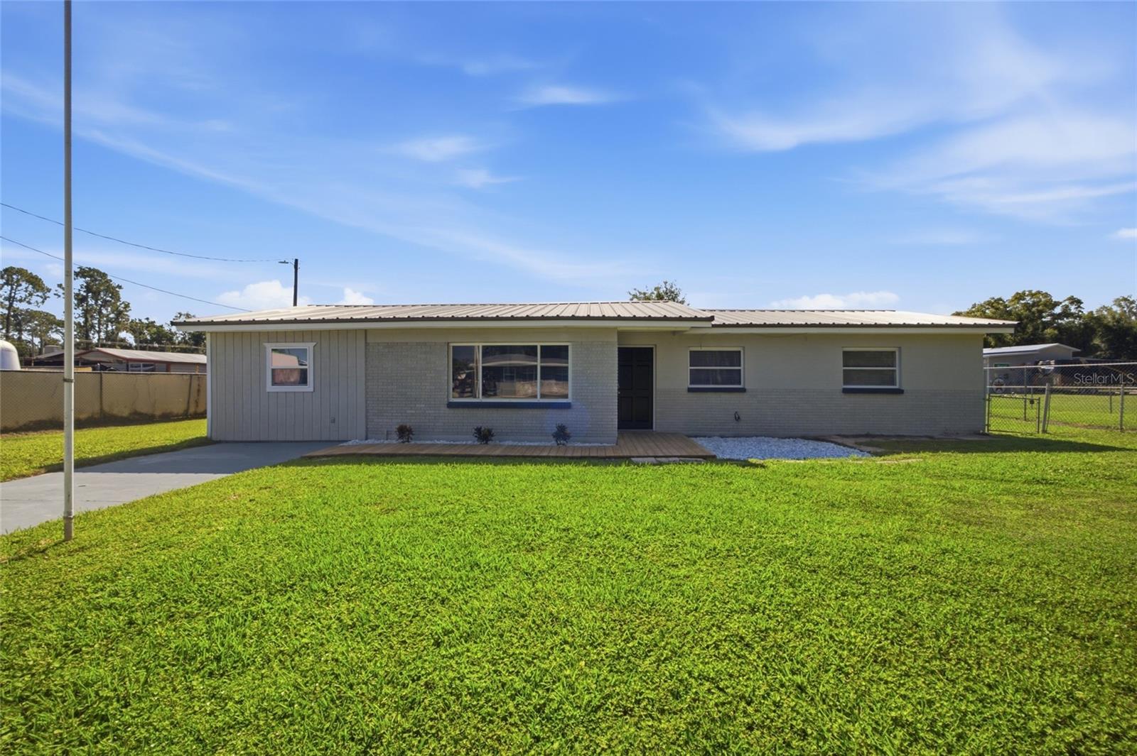 THOMAS WAYNE SUB - Residential