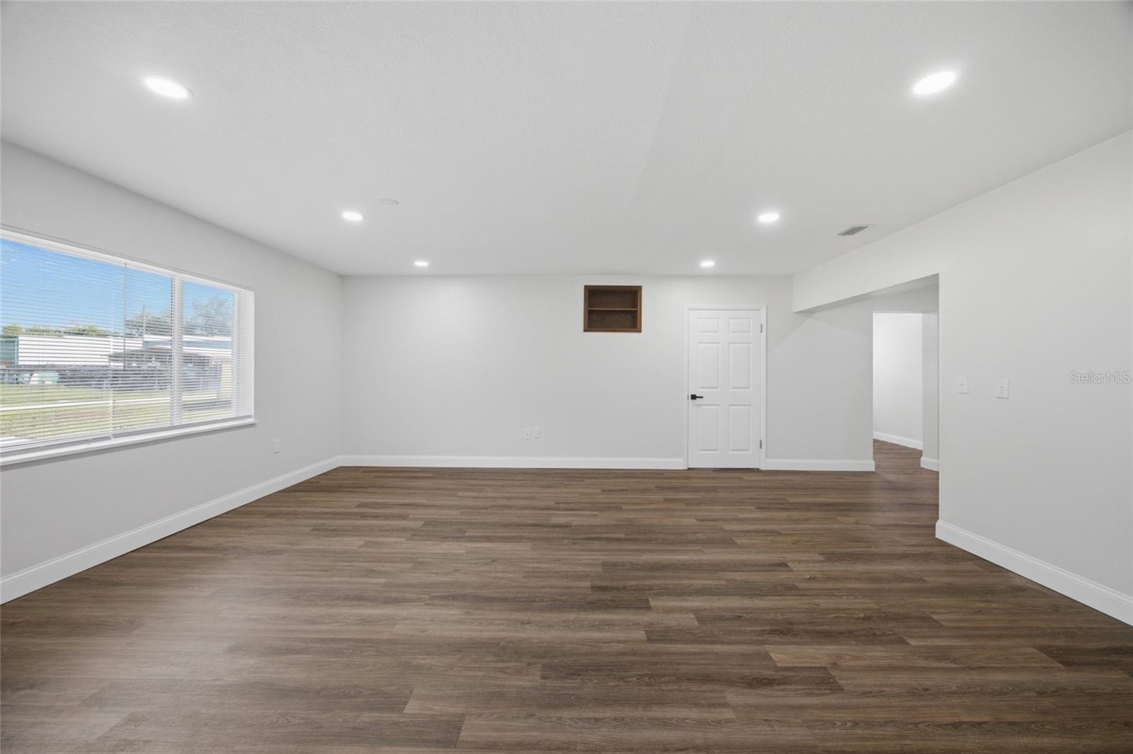 THOMAS WAYNE SUB - Residential