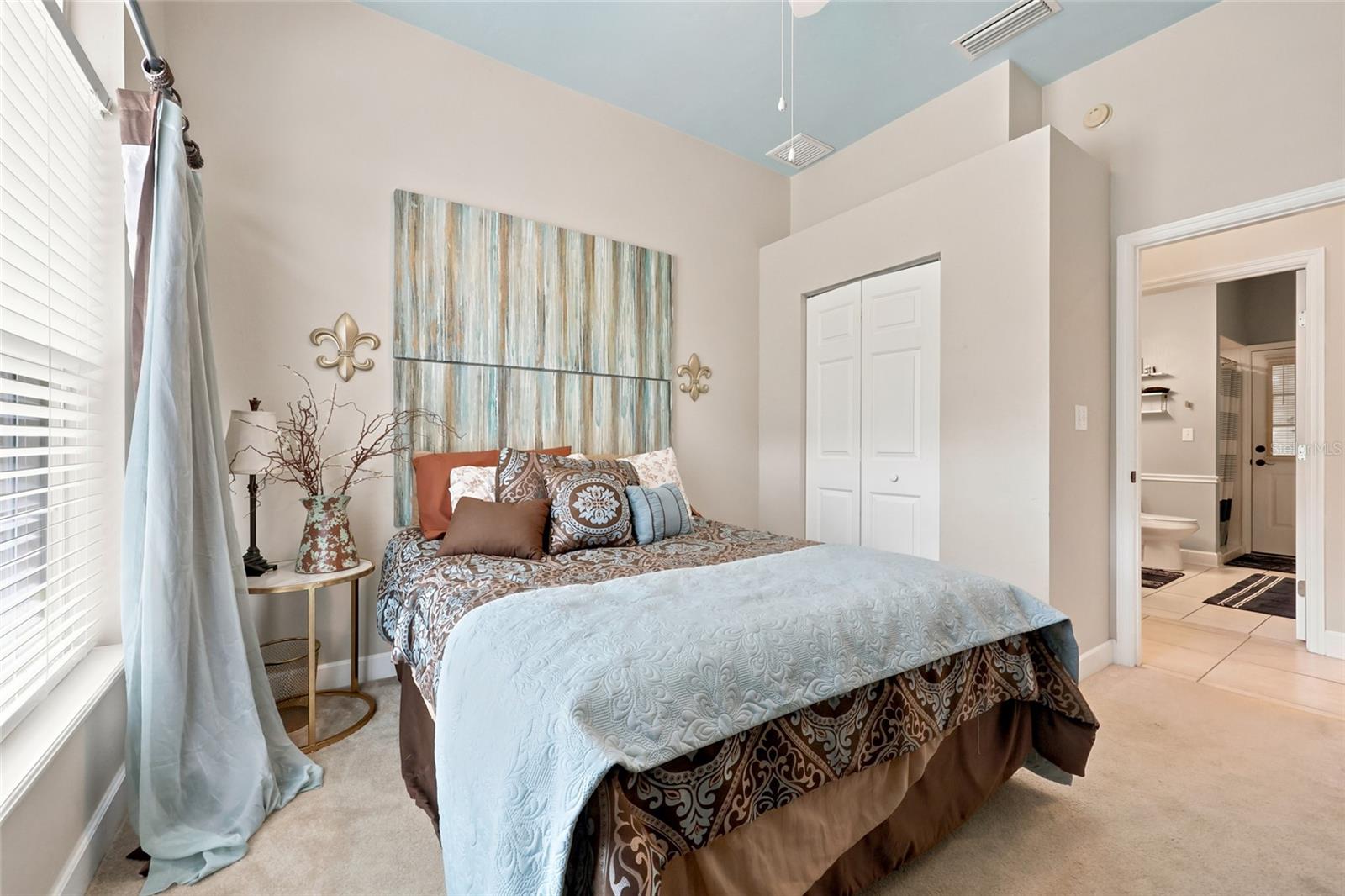 CHELSEA LANE - Residential