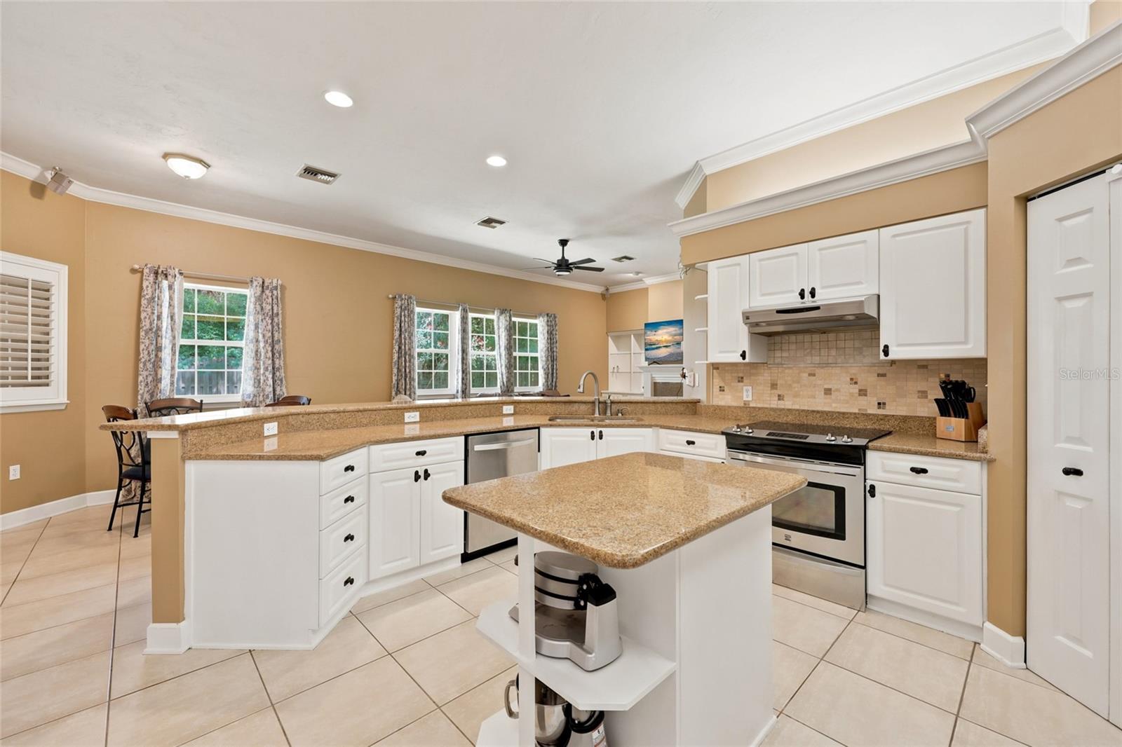 CHELSEA LANE - Residential
