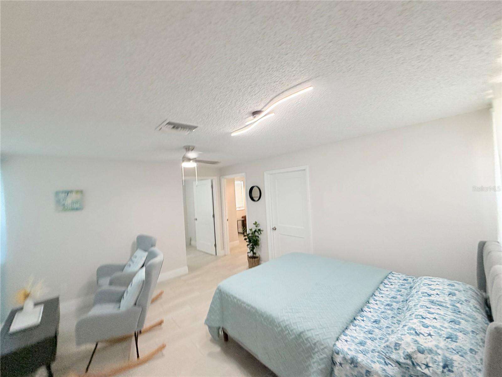HARBOR SHORES 1ST ADD - Commercial Lease
