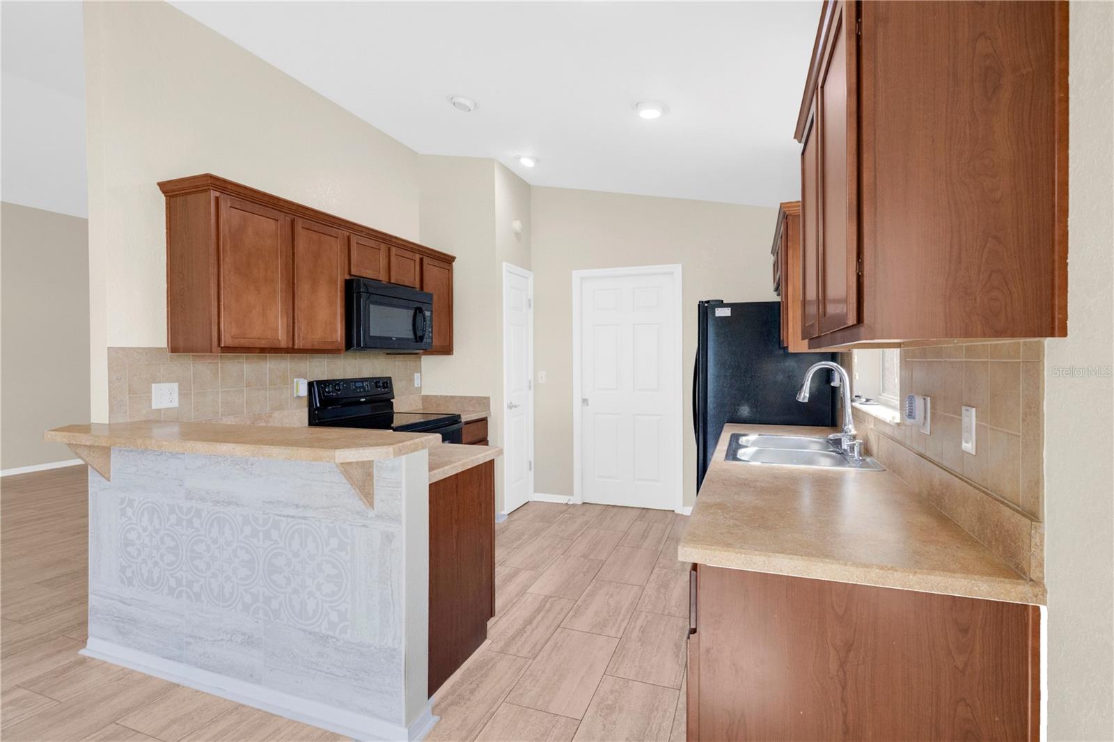 ST JAMES CROSSING - Residential