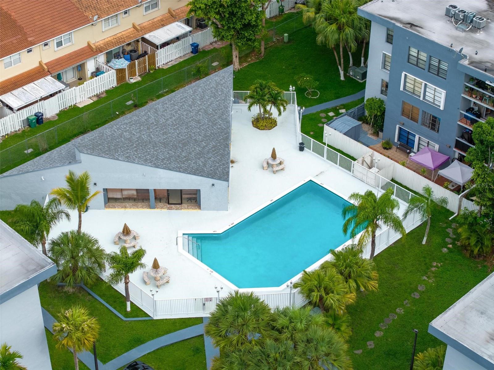 VILLA GRANDE CONDO - Residential