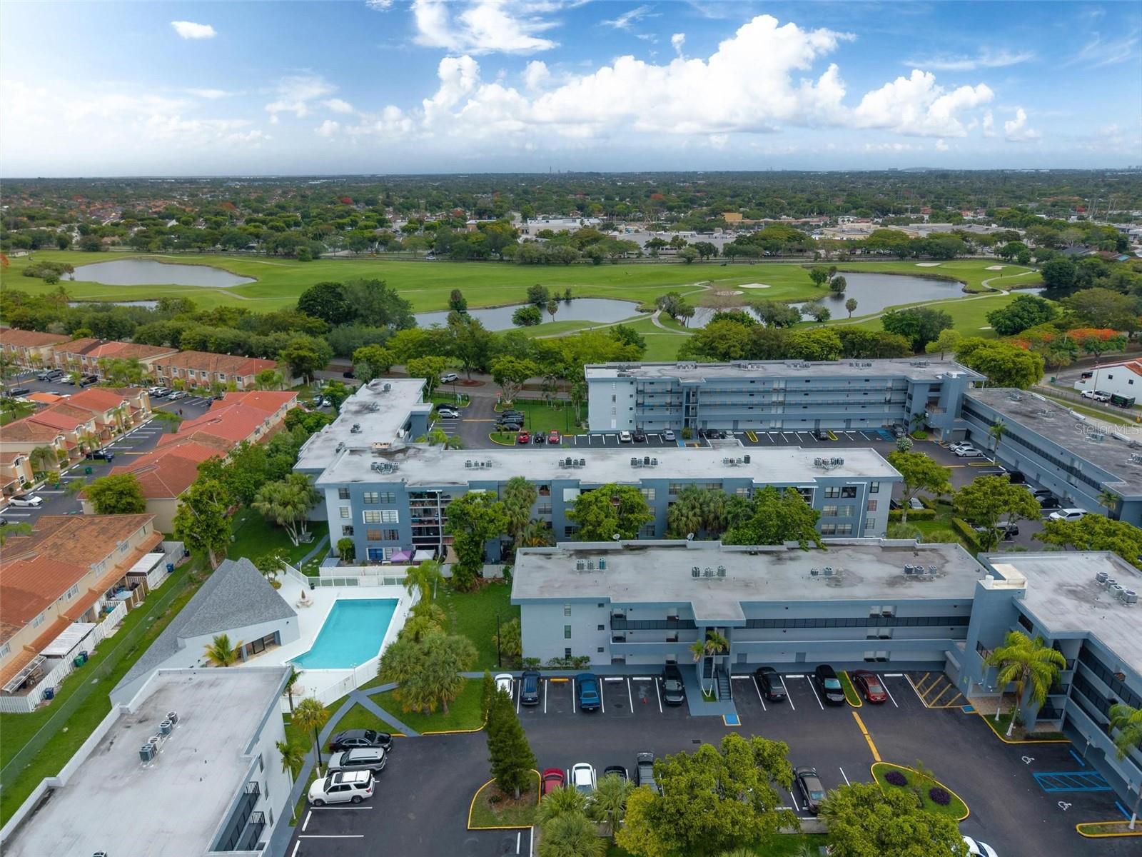 VILLA GRANDE CONDO - Residential