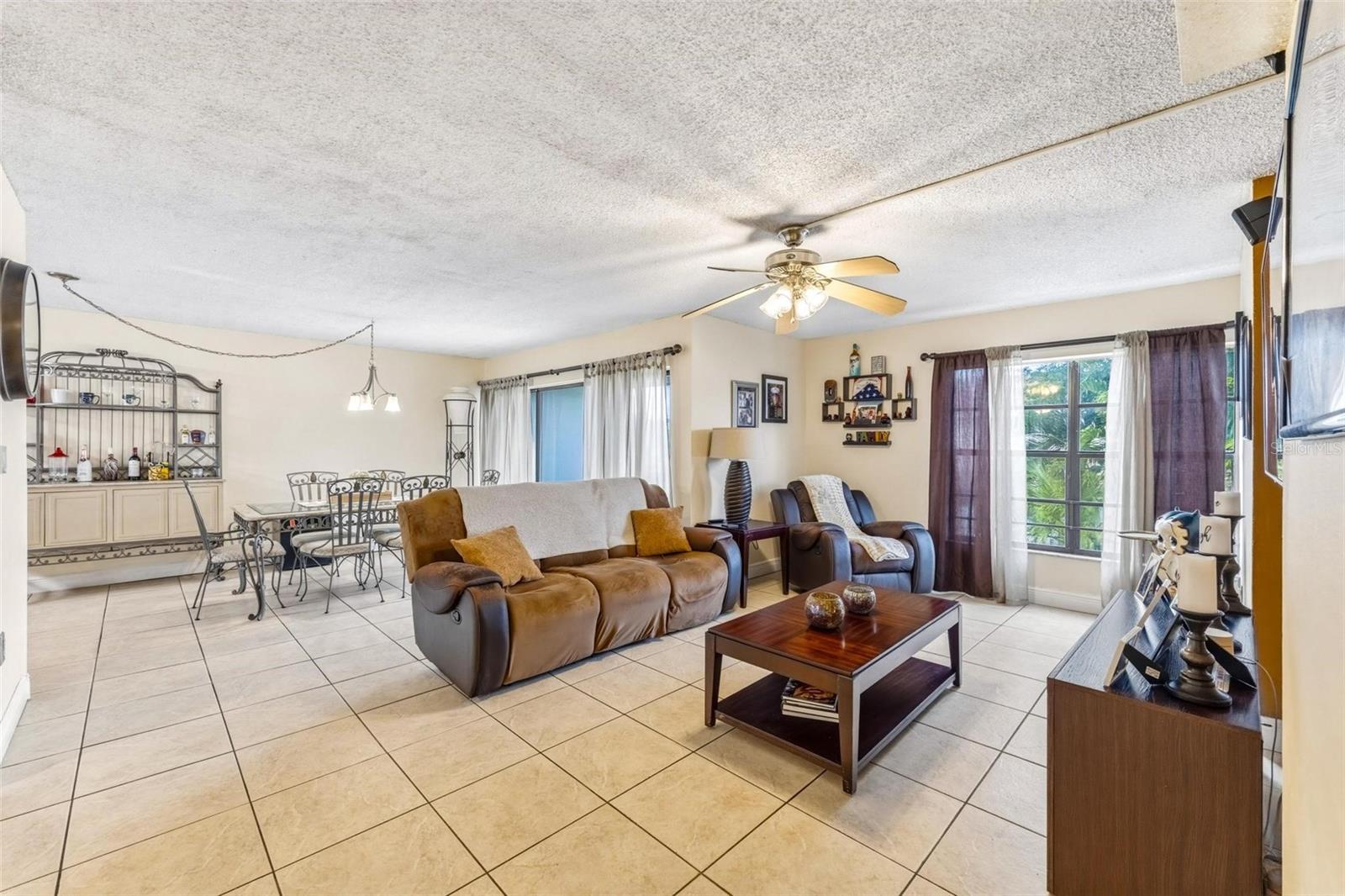 VILLA GRANDE CONDO - Residential