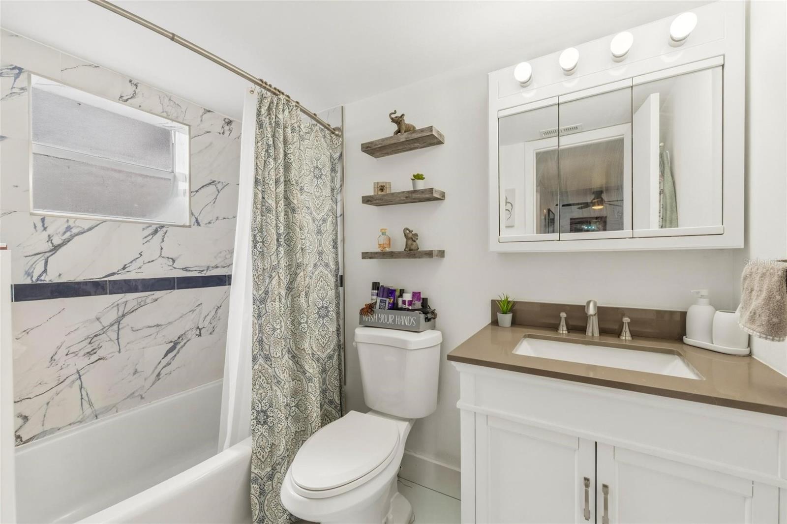 VILLA GRANDE CONDO - Residential
