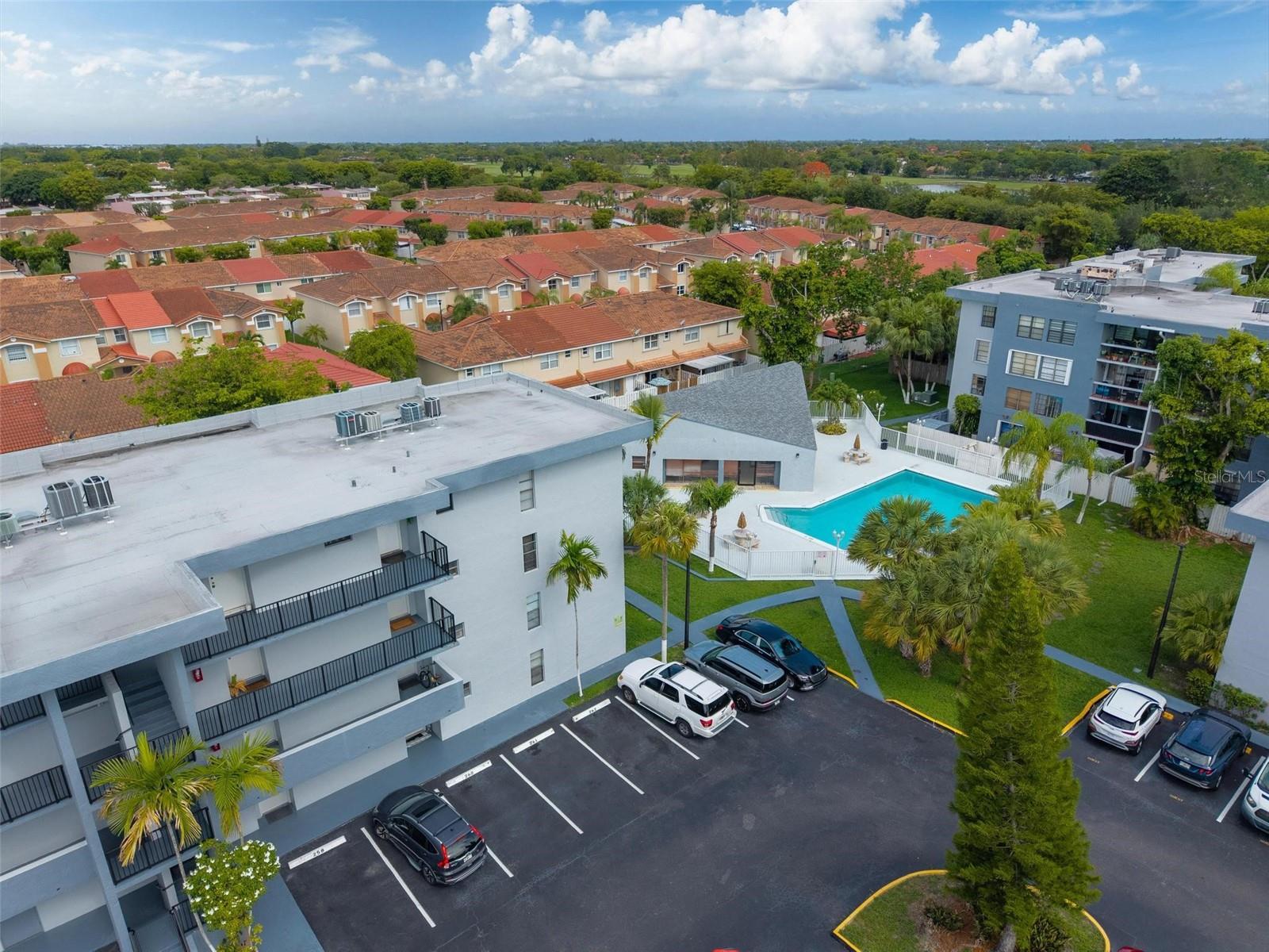 VILLA GRANDE CONDO - Residential
