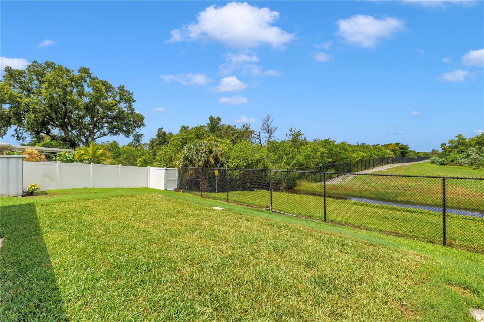 TWIN LAKES 3RD ADD - Residential