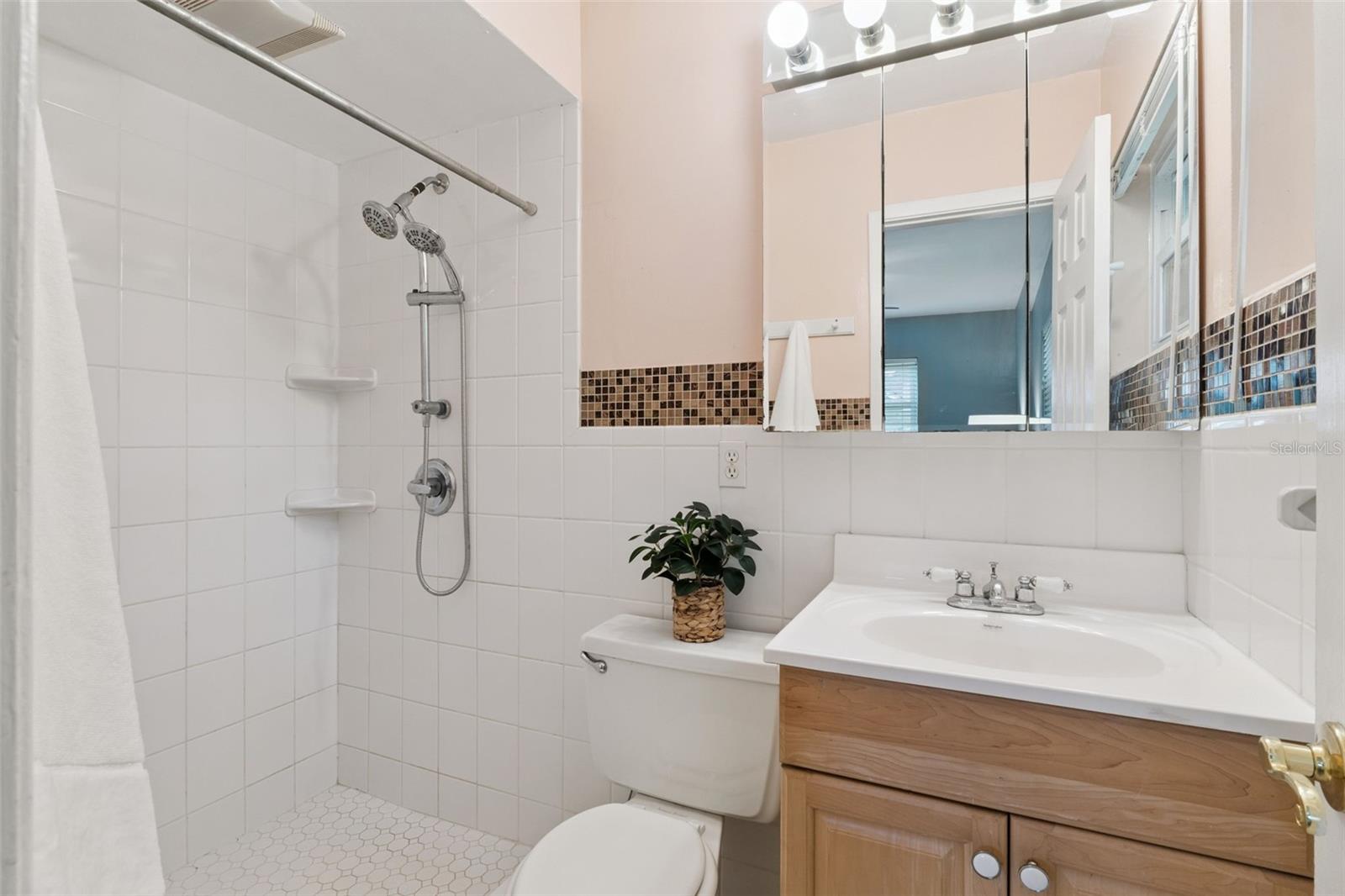 OAKLAND ESTATES 1ST SEC - Residential