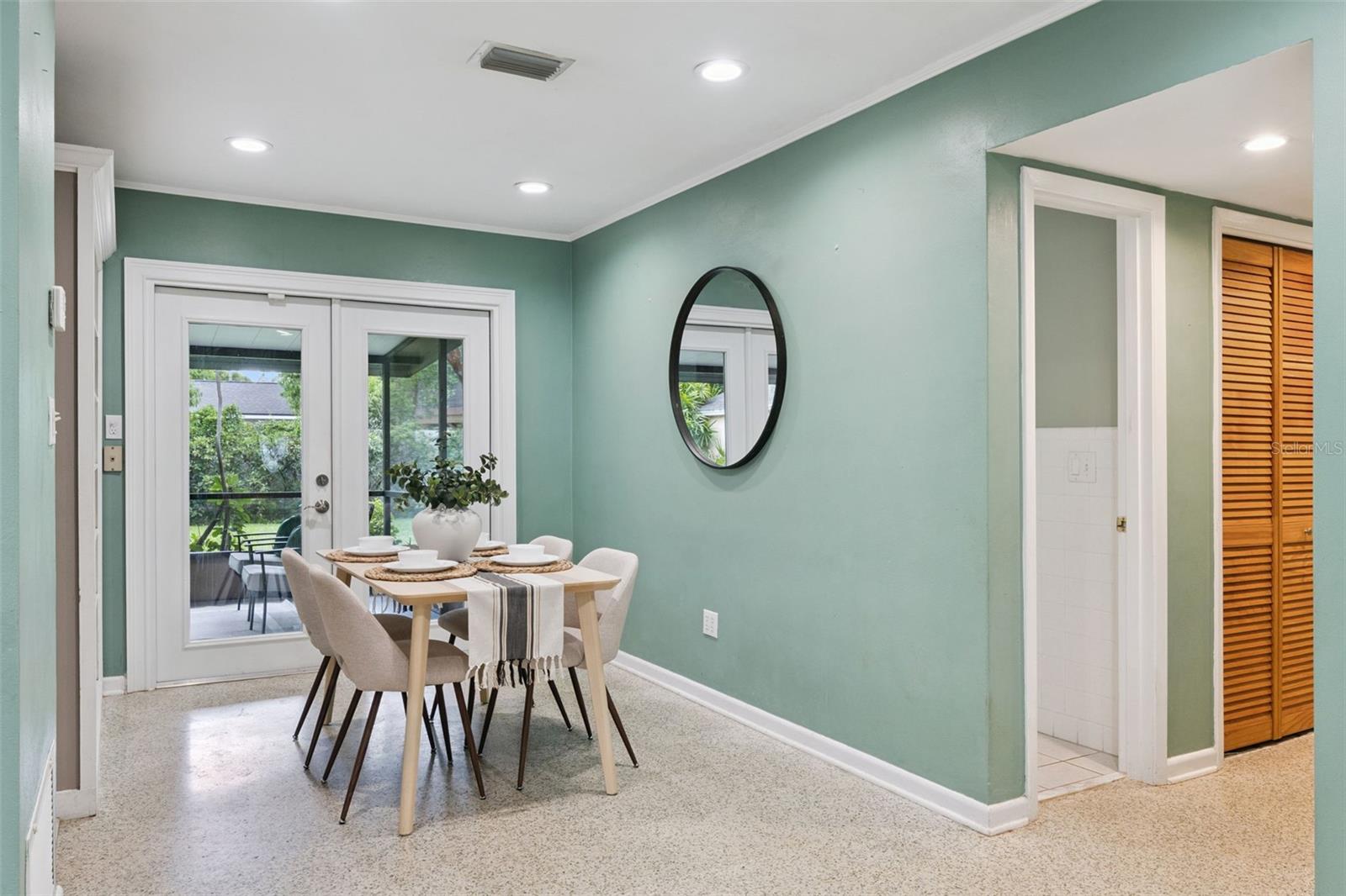 OAKLAND ESTATES 1ST SEC - Residential