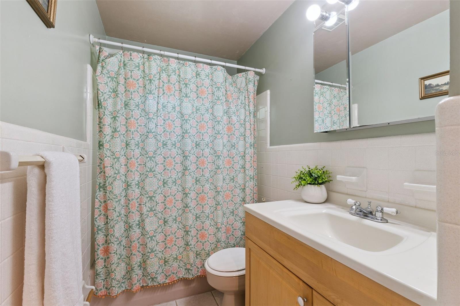 OAKLAND ESTATES 1ST SEC - Residential