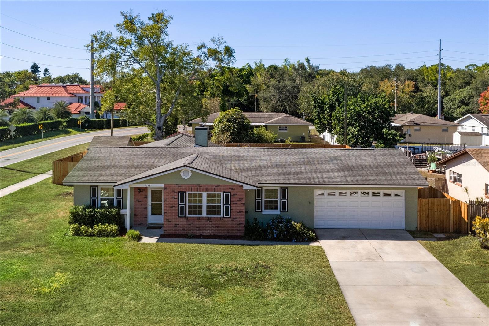 ROBERTA PLACE - Residential