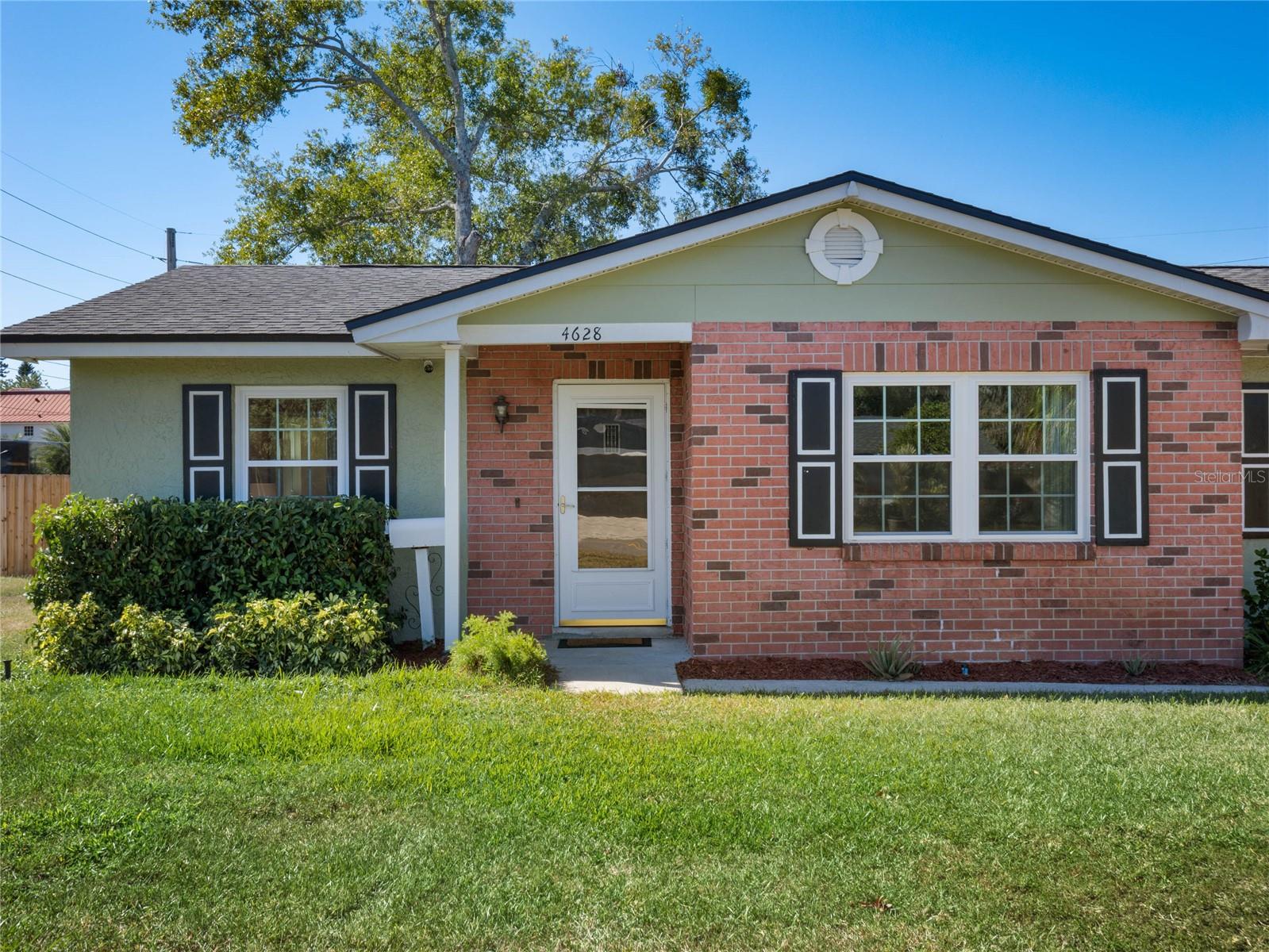 ROBERTA PLACE - Residential