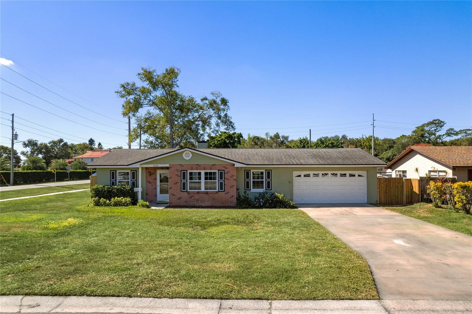 ROBERTA PLACE - Residential