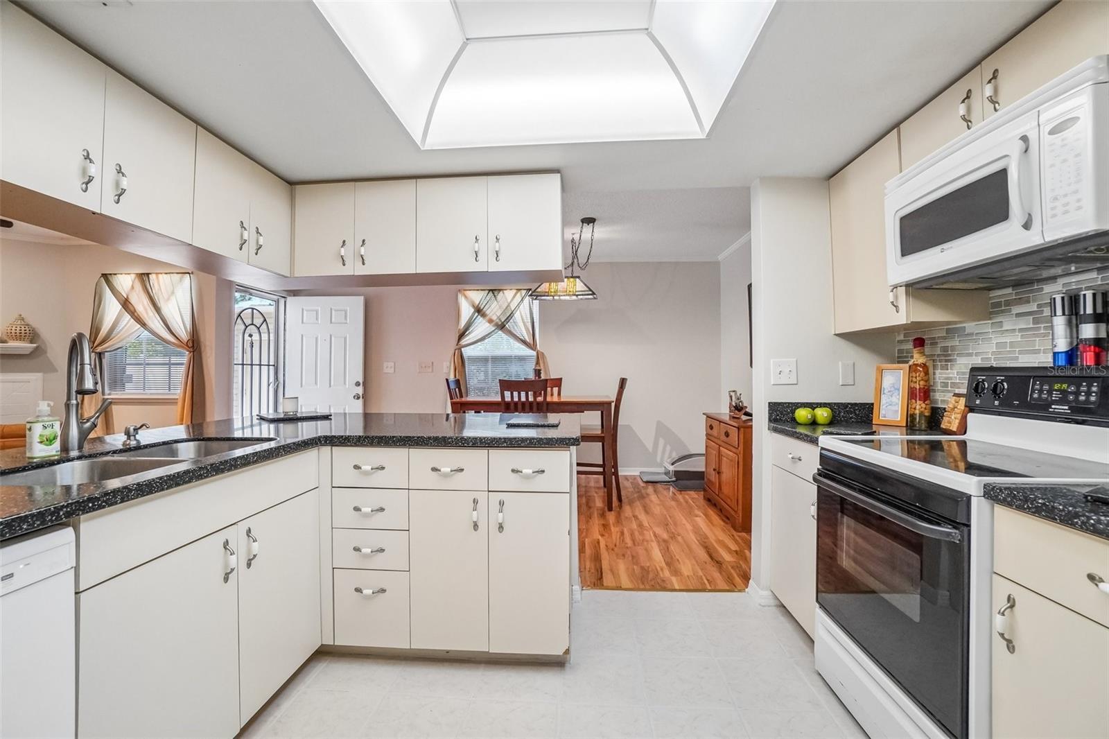 SAVANNAH TRACE I A CONDOMIN - Residential